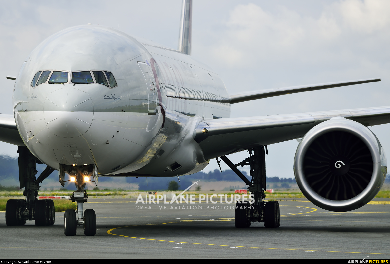 Qatar Airways A7-BAX aircraft at Paris - Charles de Gaulle