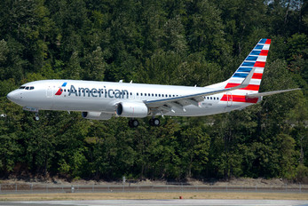 N956NN - American Airlines Boeing 737-800
