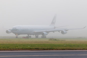 B-HXD - Cathay Pacific Airbus A340-300