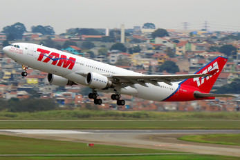 PT-MVF - TAM Airbus A330-200