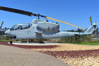 157784 - USA - Marine Corps Bell AH-1J Cobra
