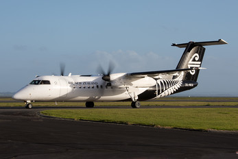 ZK-NEQ - Air New Zealand Link - Air Nelson de Havilland Canada DHC-8-300Q Dash 8