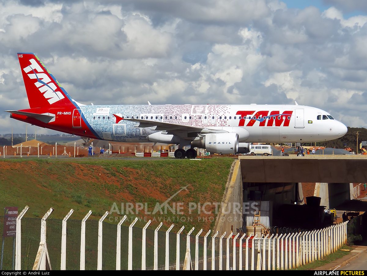 TAM PR-MHS aircraft at Brasília - Presidente Juscelino Kubitschek Intl