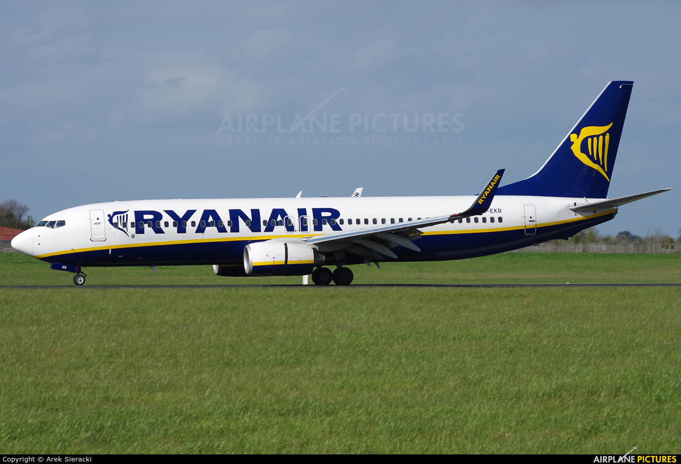Ryanair EI-EKR aircraft at Dublin