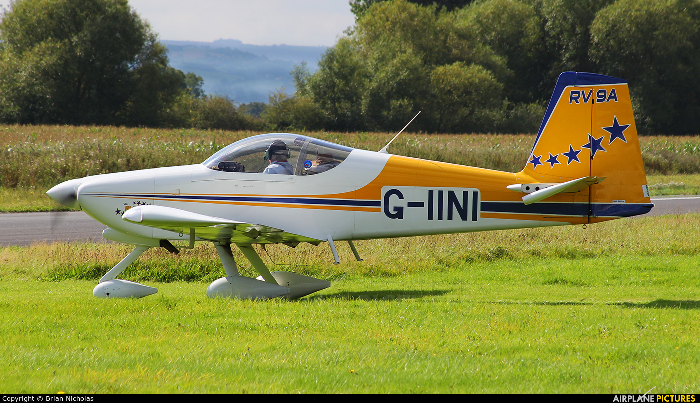Private G-IINI aircraft at Welshpool