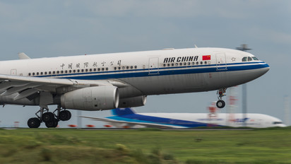 B-5918 - Air China Airbus A330-200