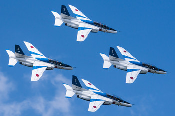 26-5805 - Japan - ASDF: Blue Impulse Kawasaki T-4