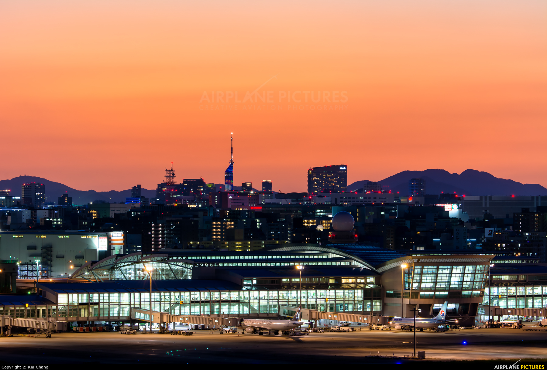 - Airport Overview - aircraft at Fukuoka