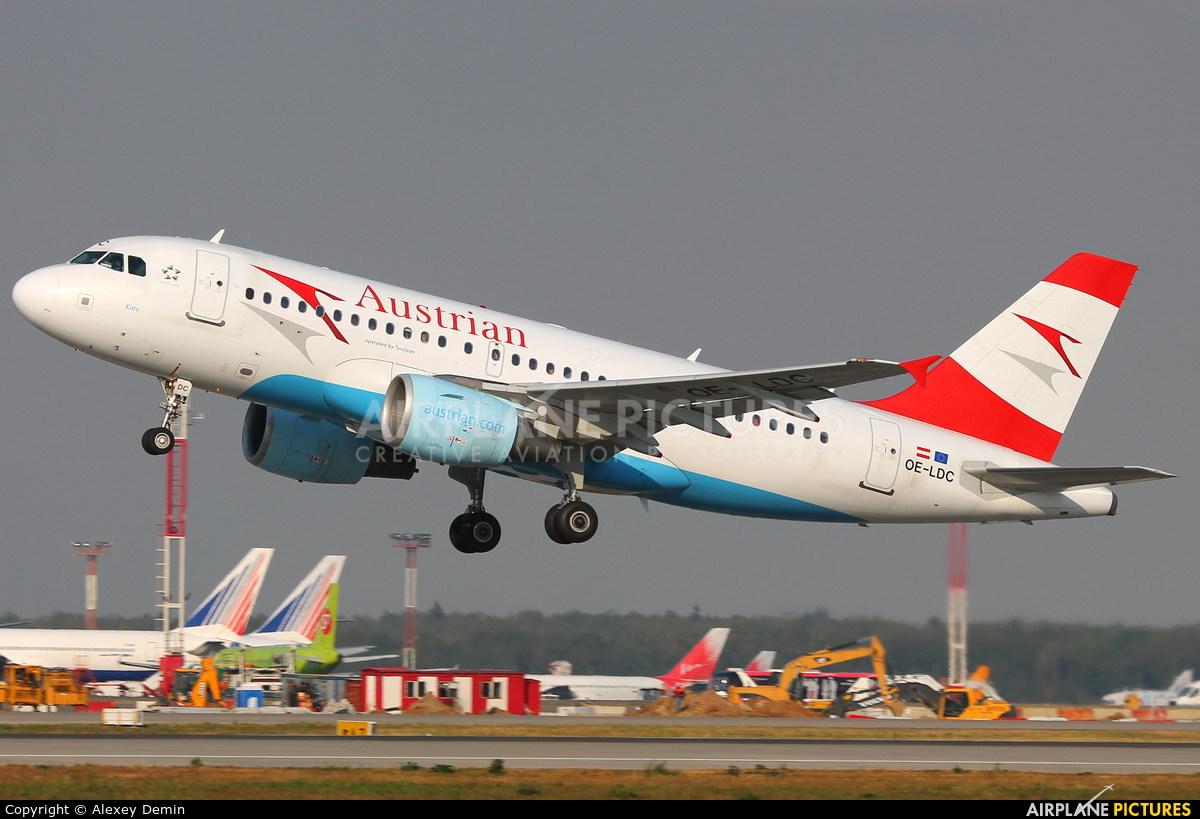 Austrian Airlines/Arrows/Tyrolean OE-LDC aircraft at Moscow - Domodedovo