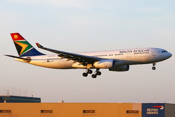 ZS-SXX - South African Airways Airbus A330-200