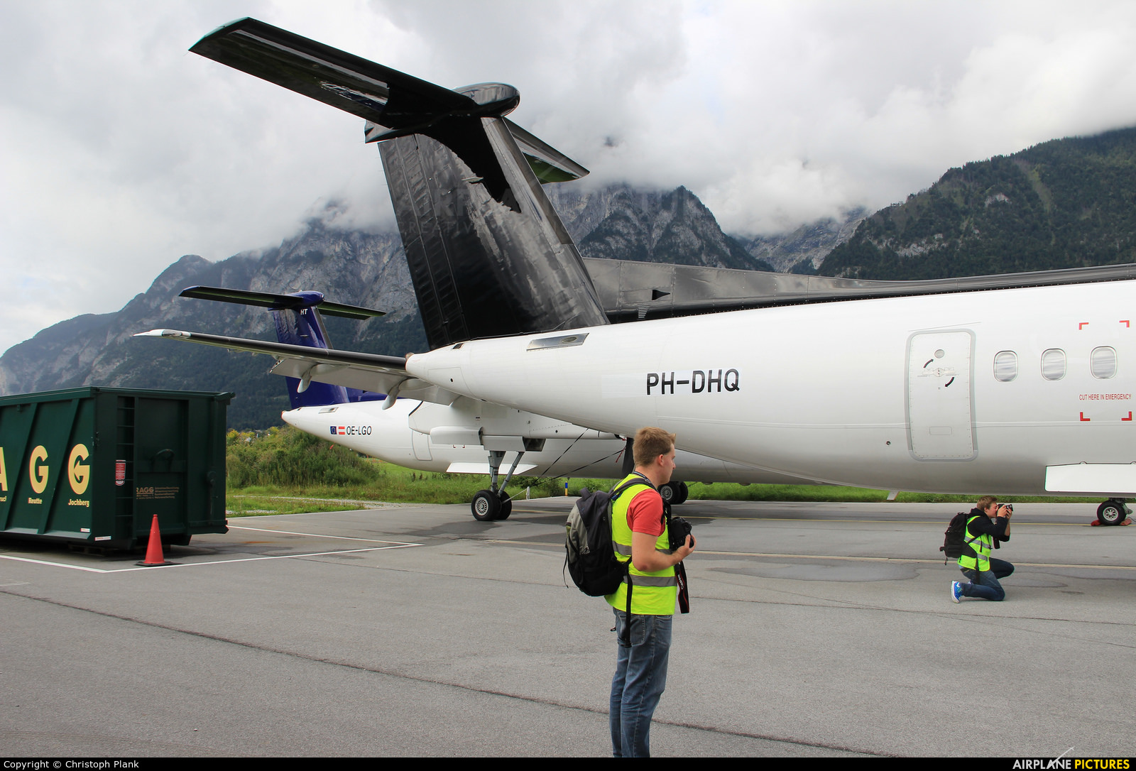 - Airport Overview - aircraft at Innsbruck