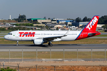 PR-TYD - TAM Airbus A320