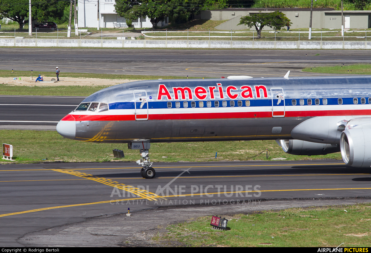 American Airlines N186AN aircraft at Recife