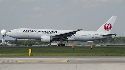 JA706J - JAL - Japan Airlines Boeing 777-200ER