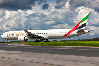 A6-EBJ - Emirates Airlines Boeing 777-300ER
