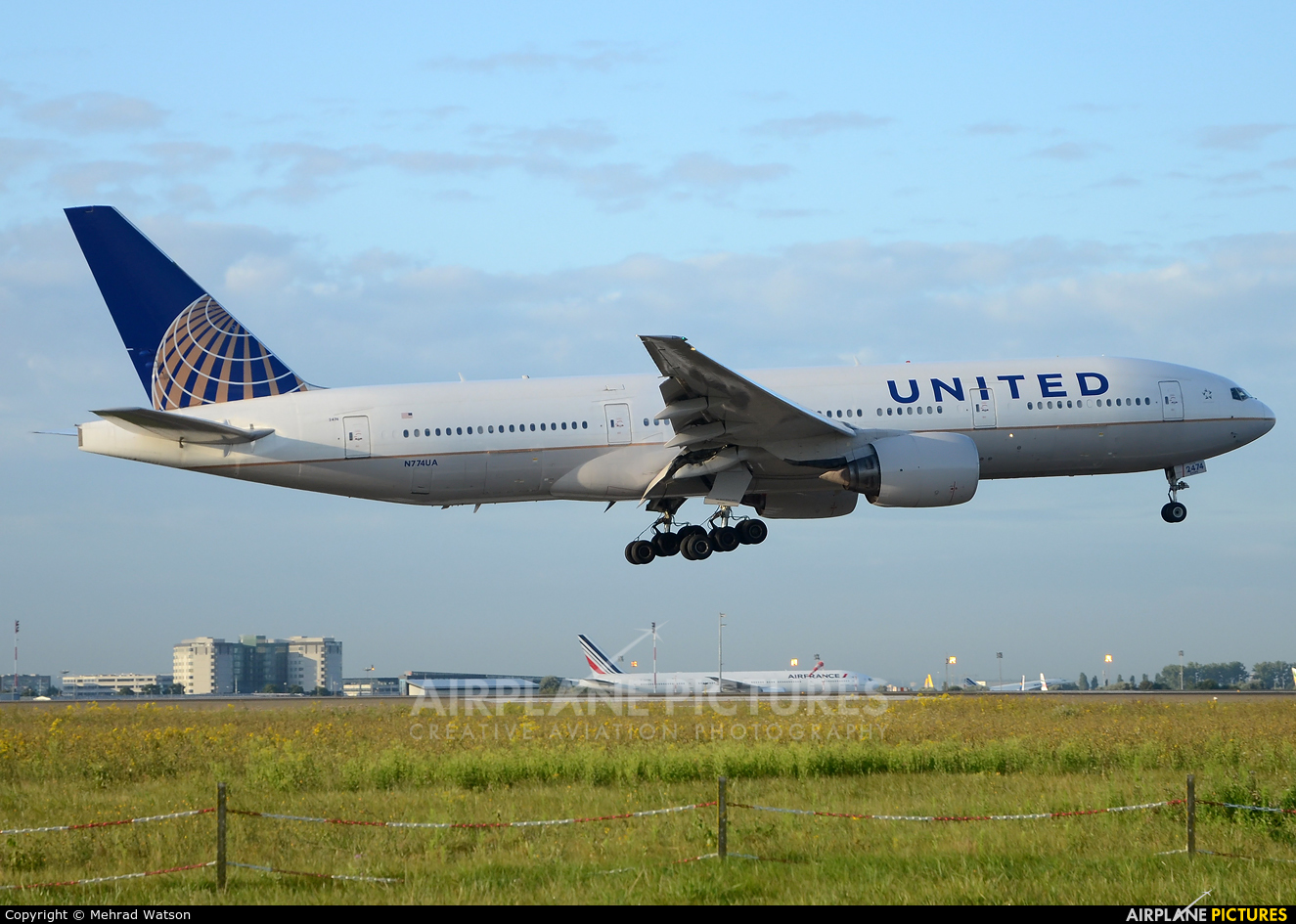 United Airlines N774UA aircraft at Paris - Charles de Gaulle
