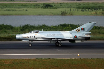 2711 - Bangladesh - Air Force Chengdu F-7BGI