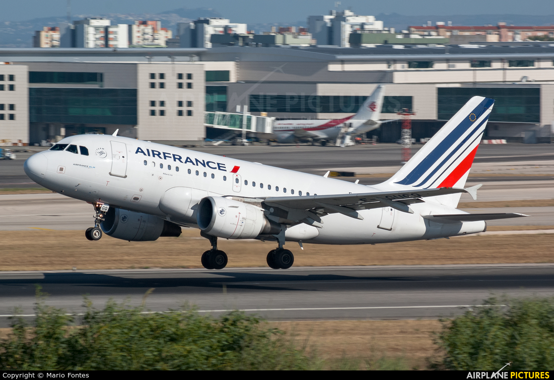 Air France F-GUGQ aircraft at Lisbon