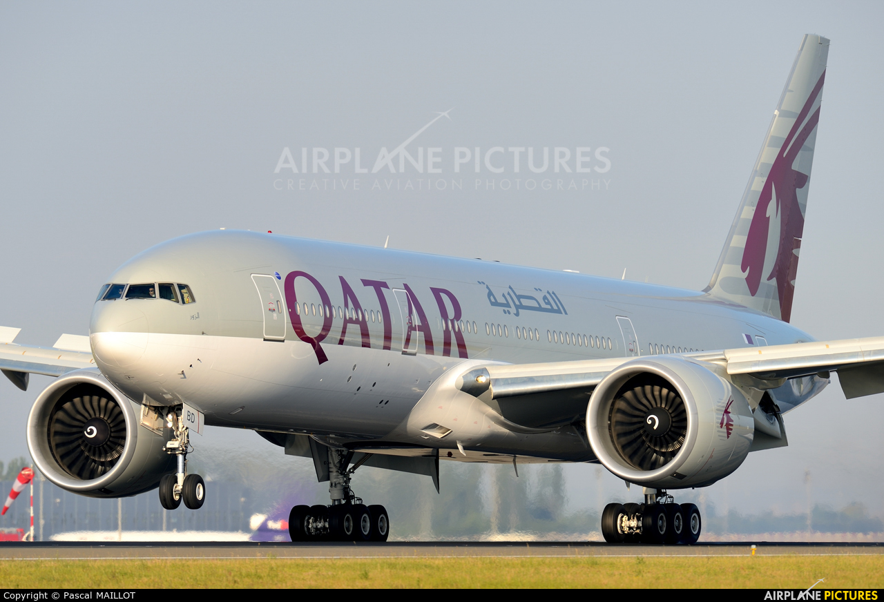 Qatar Airways A7-BBD aircraft at Paris - Charles de Gaulle