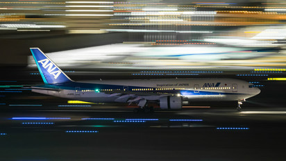 JA8199 - ANA - All Nippon Airways Boeing 777-200