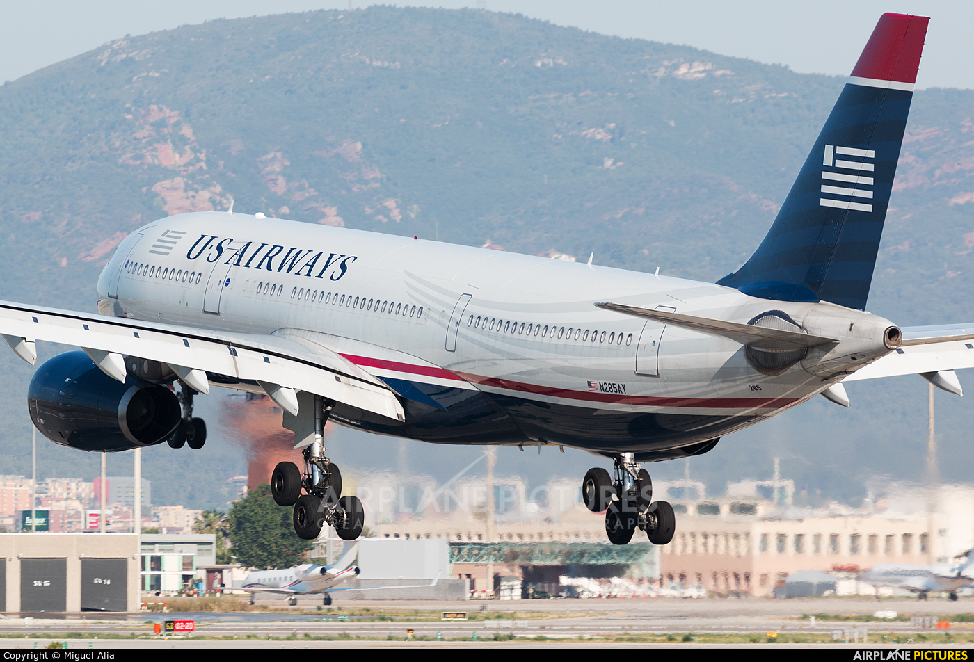 US Airways N285AY aircraft at Barcelona - El Prat