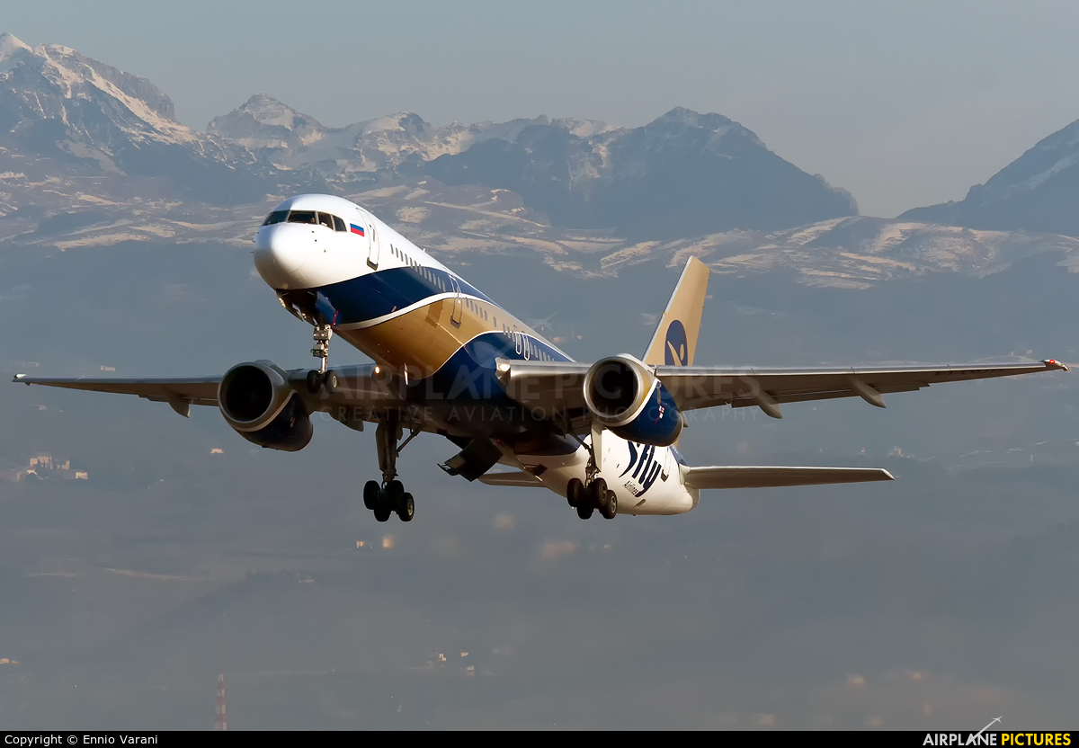 I-Fly Airlines EI-DUD aircraft at Verona - Villafranca