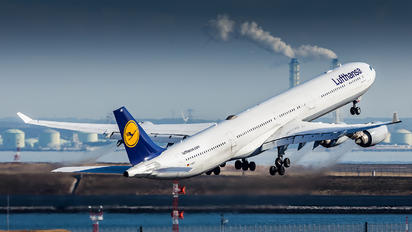 D-AIHV - Lufthansa Airbus A340-600