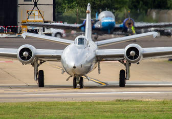 XH134 - Midair Squadron English Electric Canberra PR.9