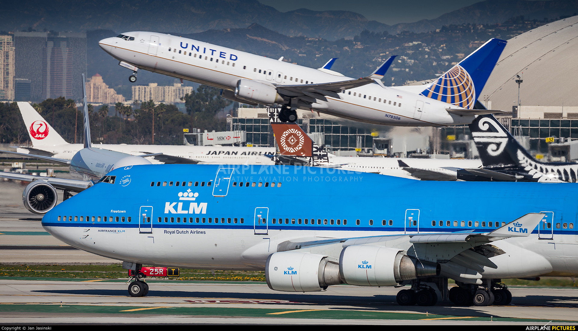 KLM PH-BFF aircraft at Los Angeles Intl