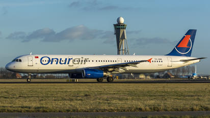 TC-OBK - Onur Air Airbus A321