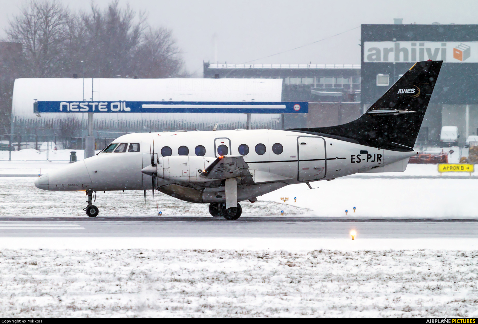 Avies ES-PJR aircraft at Tallinn