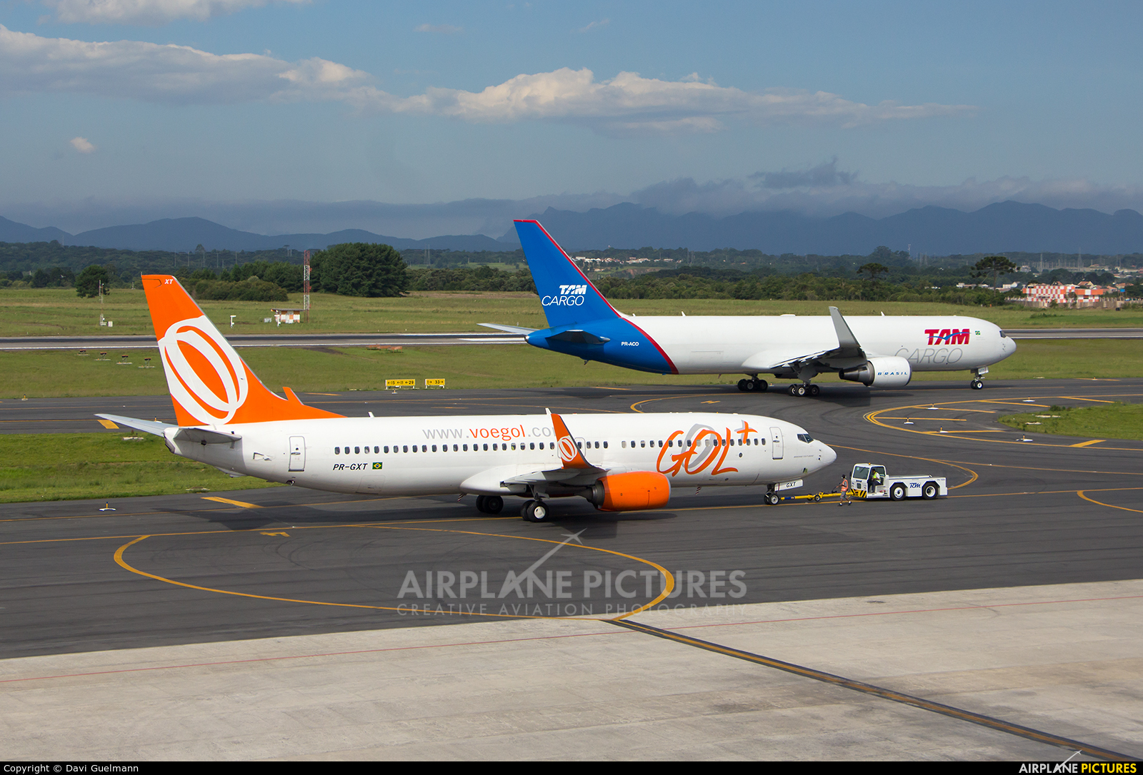 TAM Cargo PR-ACO aircraft at Curitiba -  Afonso Pena