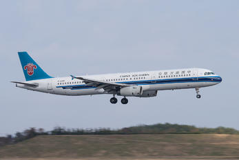 B-6265 - China Southern Airlines Airbus A321
