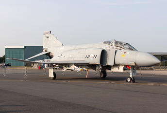 XV586 - Royal Air Force McDonnell Douglas F-4K Phantom FG.1
