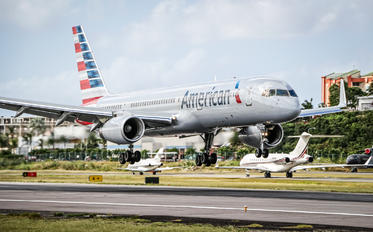 N942UW - American Airlines Boeing 757-200
