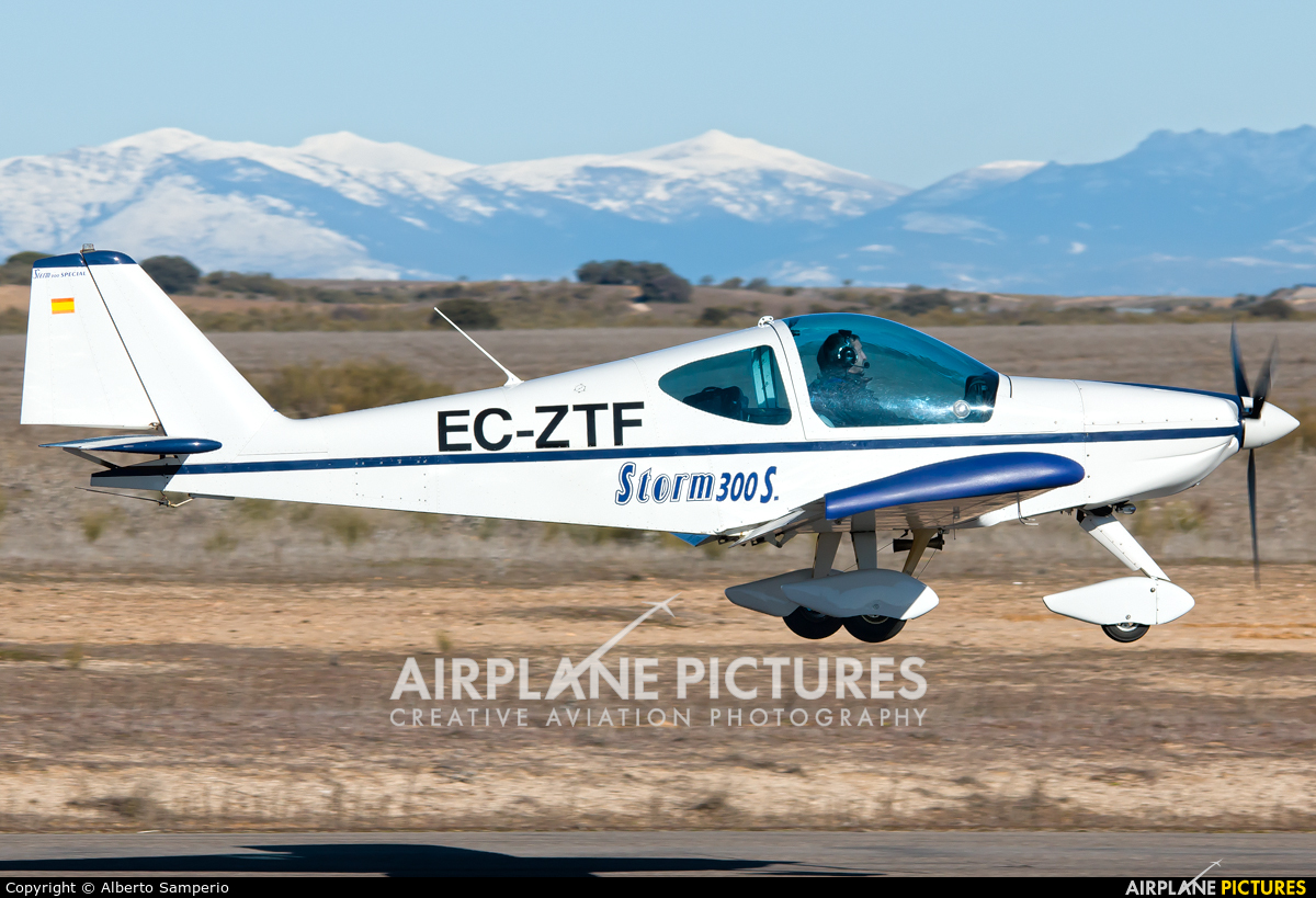 Private EC-ZTF aircraft at Casarrubios del Monte