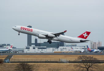 HB-JMJ - Swiss Airbus A340-300