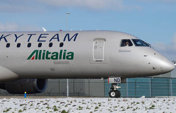 EI-RND - Alitalia Embraer ERJ-190 (190-100)
