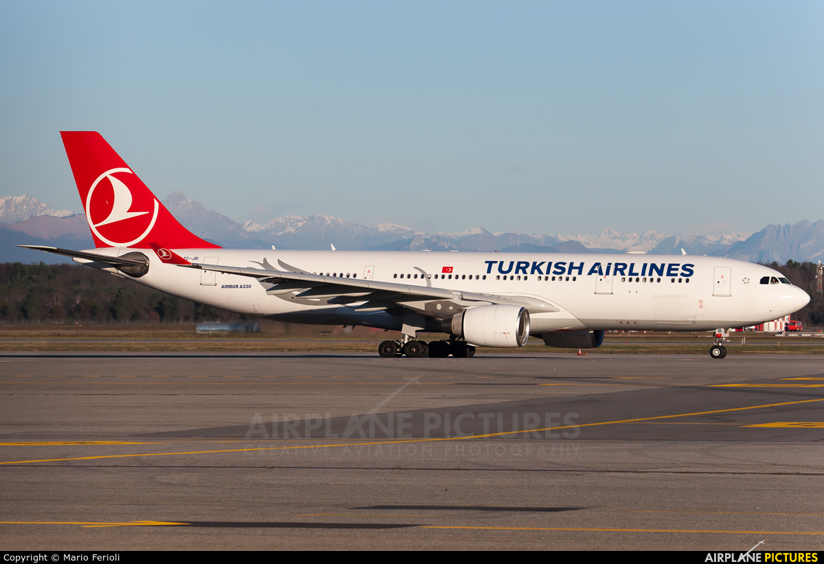 Turkish Airlines TC-JIR aircraft at Milan - Malpensa
