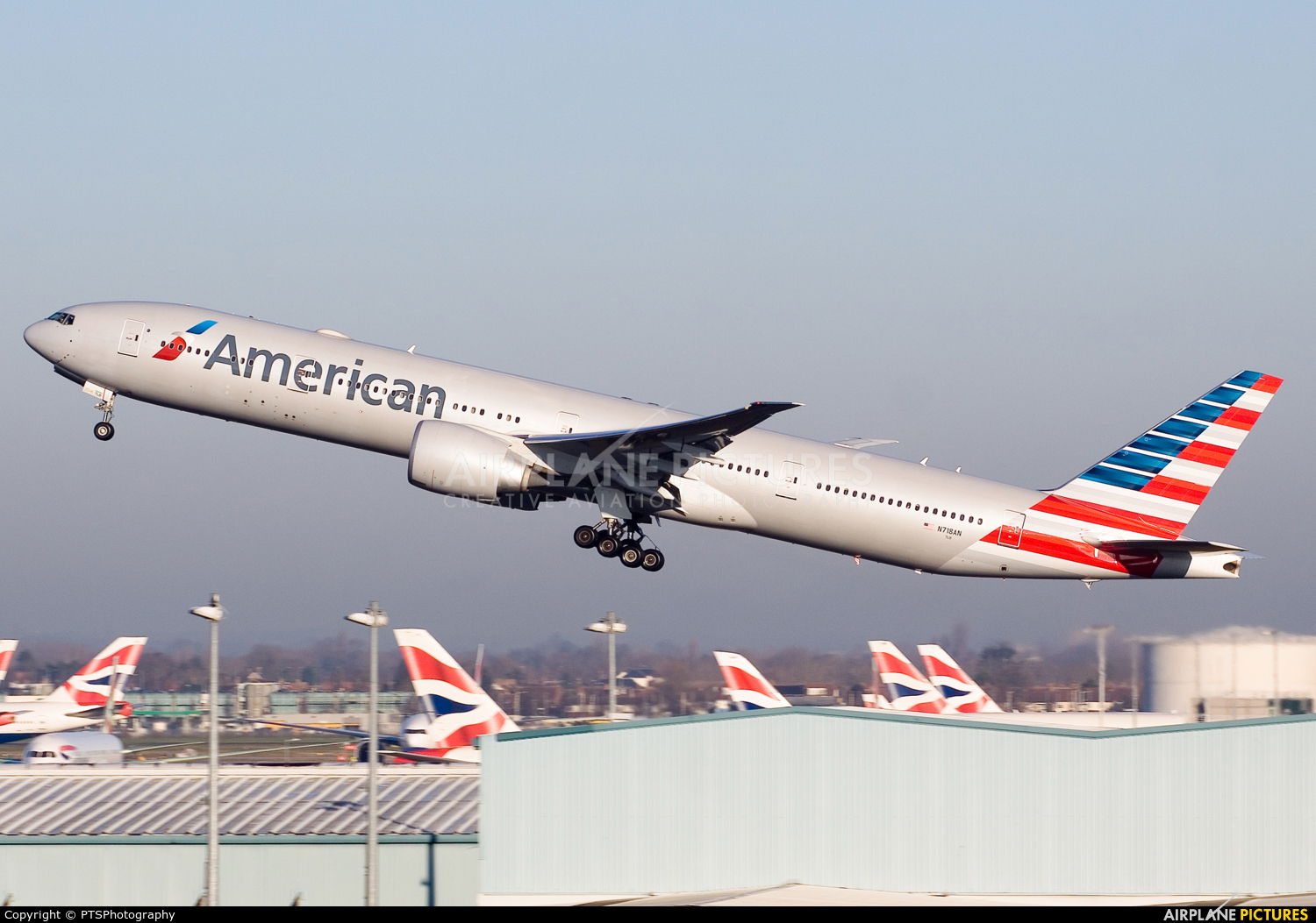 American Airlines N718AN aircraft at London - Heathrow