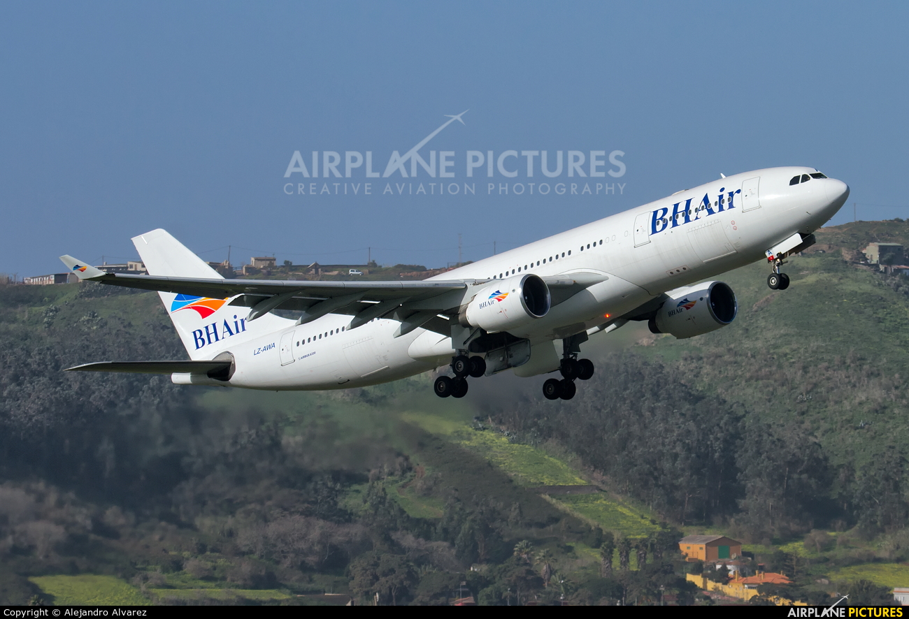 Balkan Holidays Air LZ-AWA aircraft at Tenerife Norte - Los Rodeos