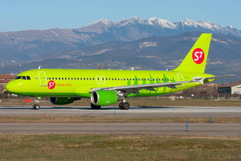 VQ-BCI - S7 Airlines Airbus A320
