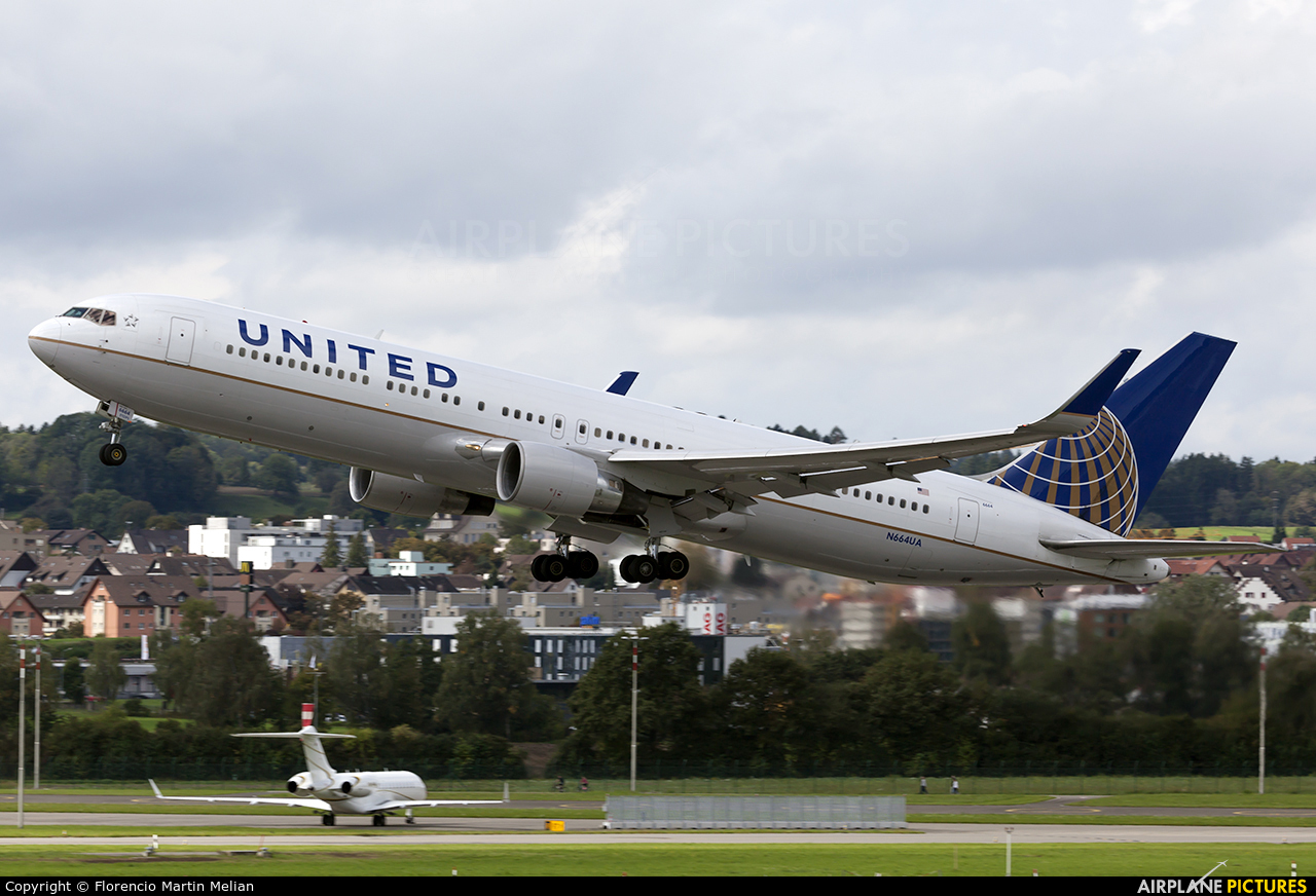 United Airlines N664UA aircraft at Zurich