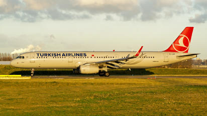 TC-JSF - Turkish Airlines Airbus A321