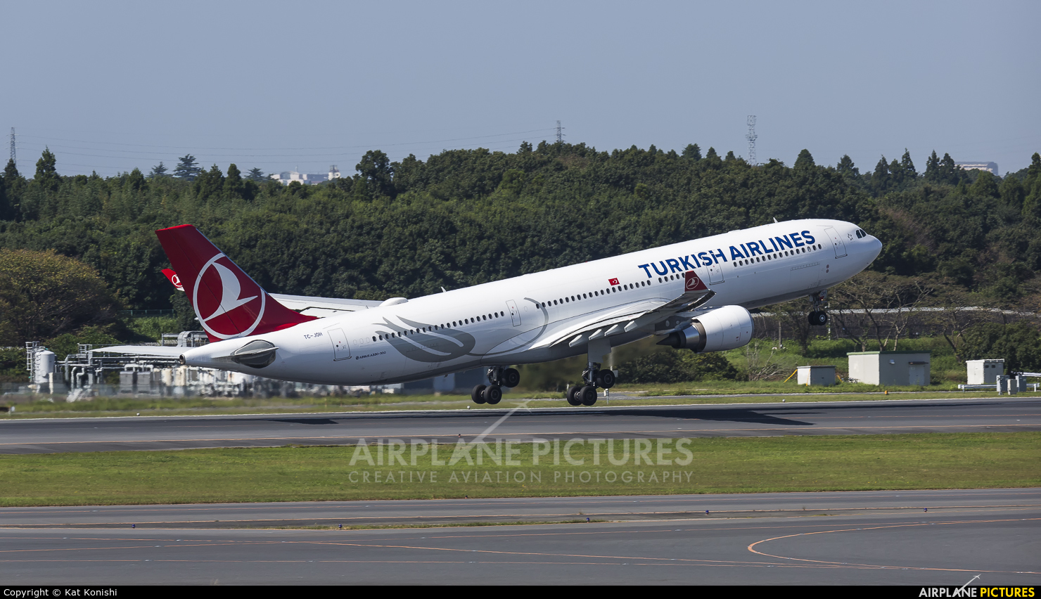 Turkish Airlines TC-JOH aircraft at Tokyo - Narita Intl