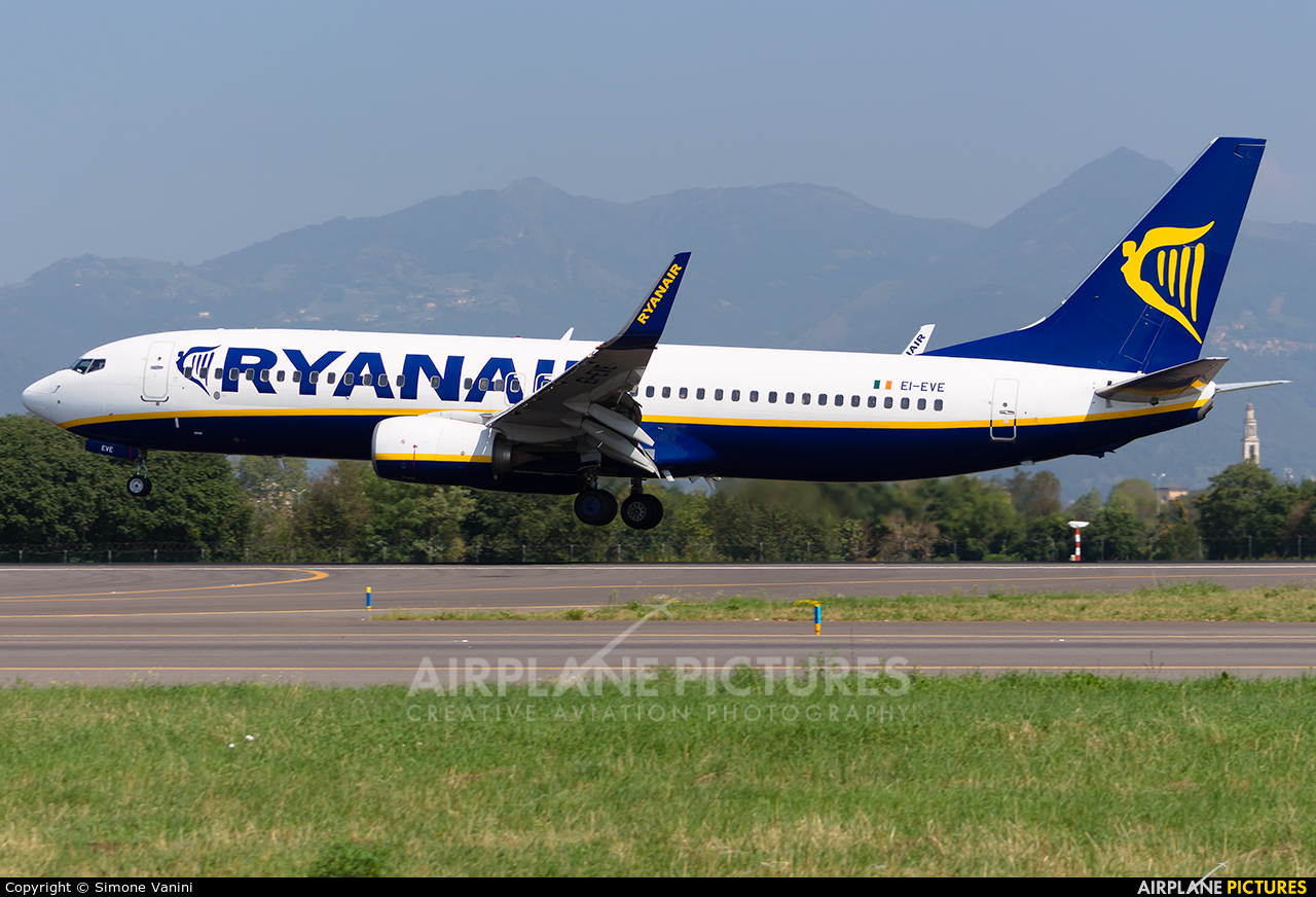 Ryanair EI-EVE aircraft at Bergamo - Orio al Serio