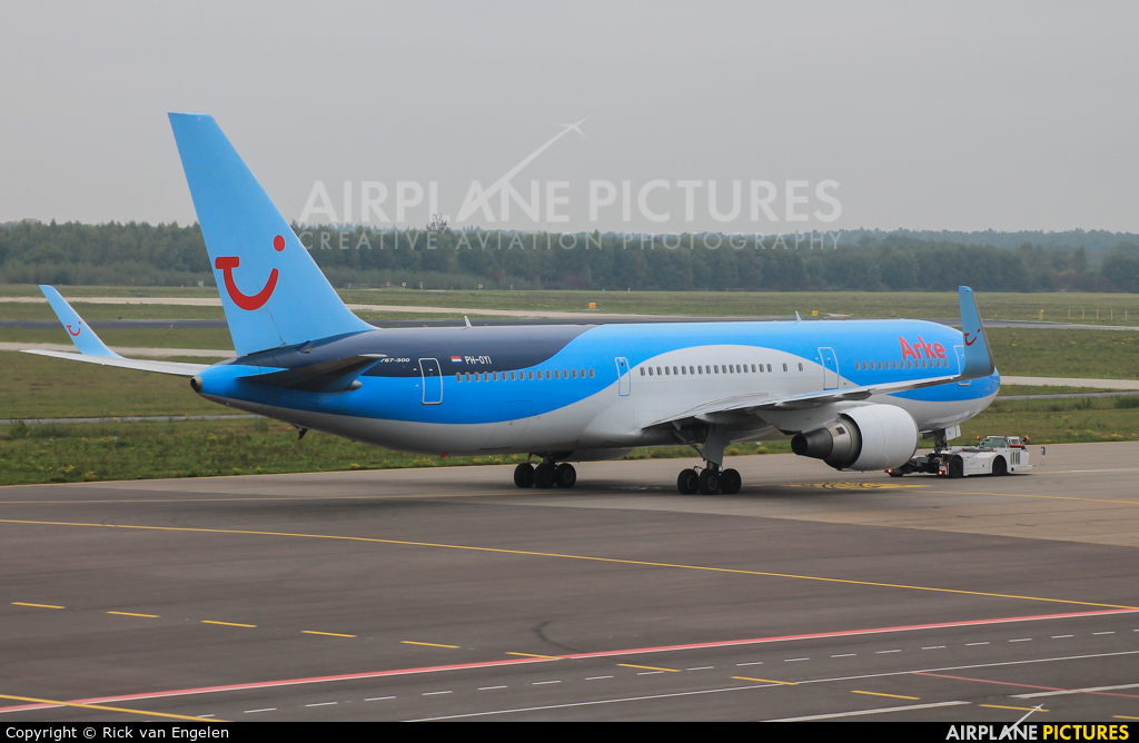 Arke/Arkefly PH-OYI aircraft at Eindhoven