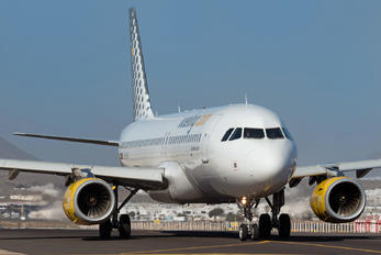 EC-LVS - Vueling Airlines Airbus A320