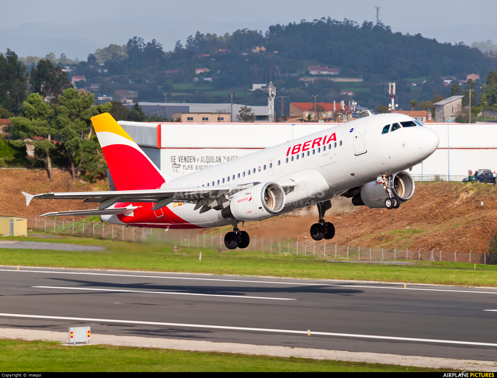 Iberia EC-MFP aircraft at La Coruña