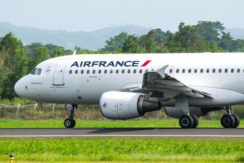 F-GKXC - Air France Airbus A320